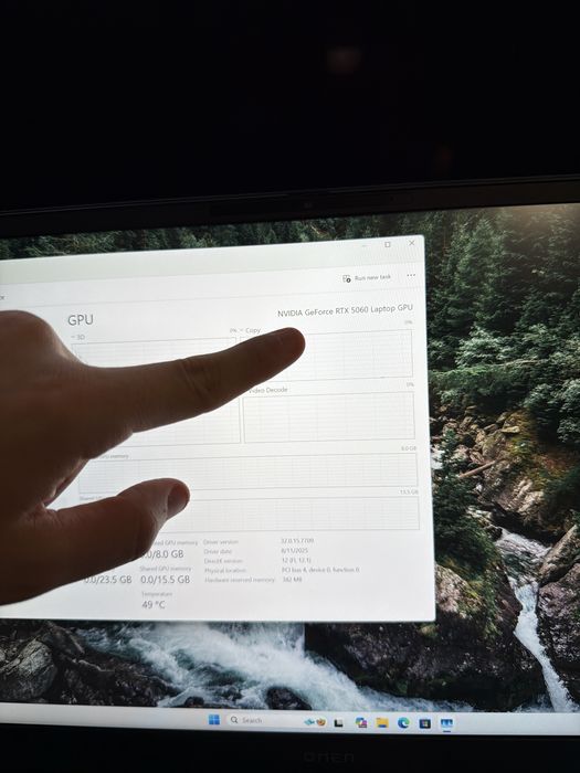 Laptop Gaming HP Omen 16 Ryzen 7 2K 240Hz RTX5060 32GB DDR5