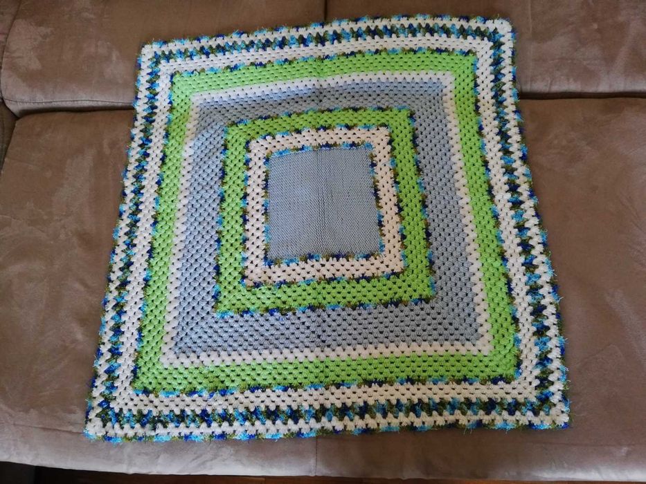 Бебешко одеало РЪЧНО плетиво НОВО с 3бр. закачалки РЪЧНА декорация