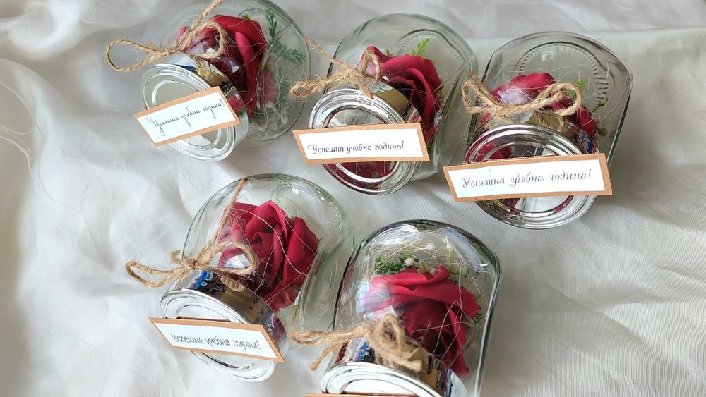 Аранжировка със сапунени рози за всеки повод