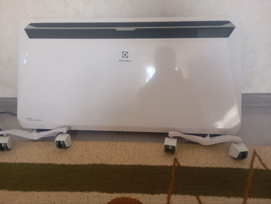 Продается новый обогреватель Электролюкс в коробке с документами