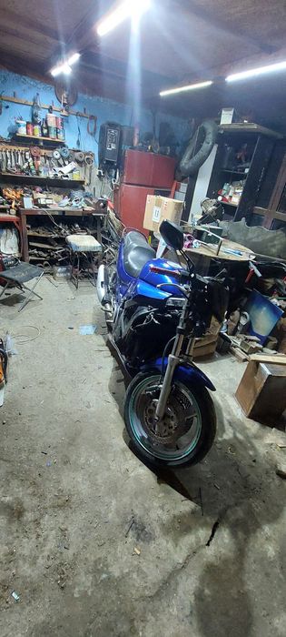 Vând suzuki gsx600f