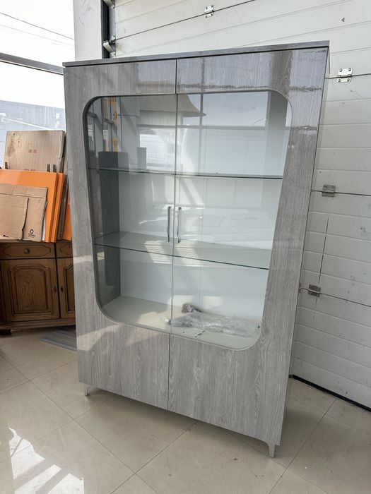 Vitrine  de vanzare