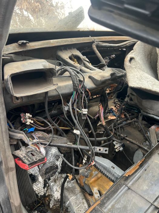 Запчасти на Мерседес w124