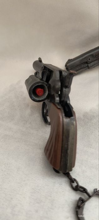 Метални пистолети с капси Colt   и 72 бр.капси