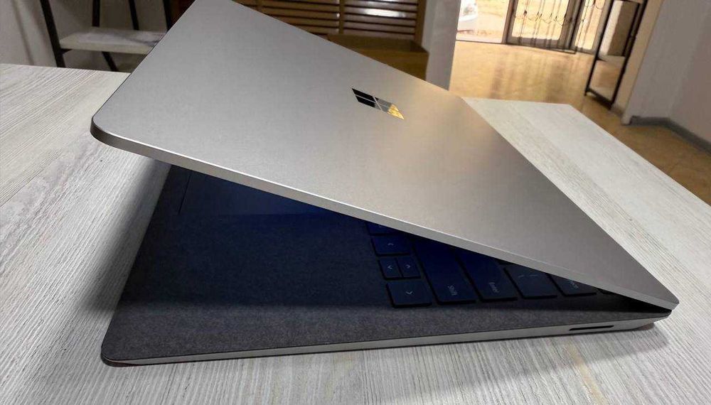 Microsoft Surface 3 13.3 2K Alcantara Сенсор i7 1065G7 16GB/256GB