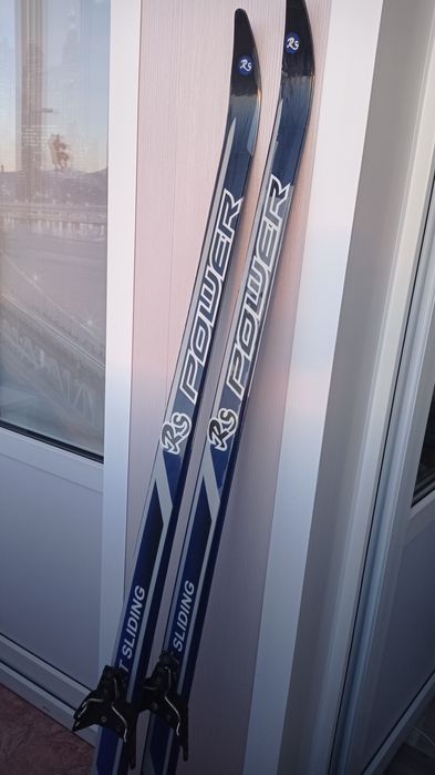 Продам: лыжные ботинки, ролики, лыжи