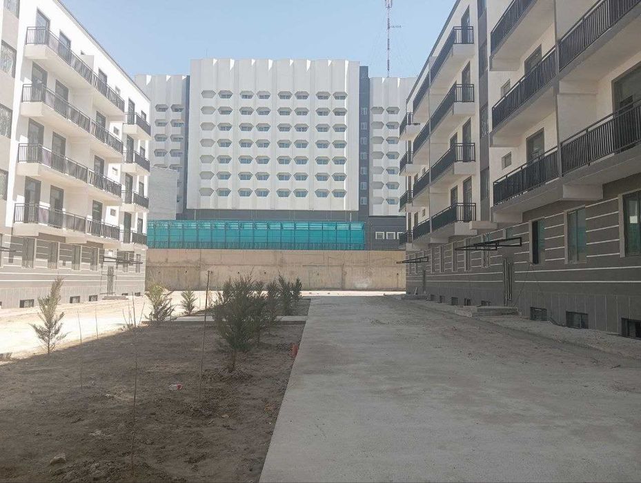 Продаётся новая 2 ком. квартира на 2-этаже в центре. Ор-р: Университет
