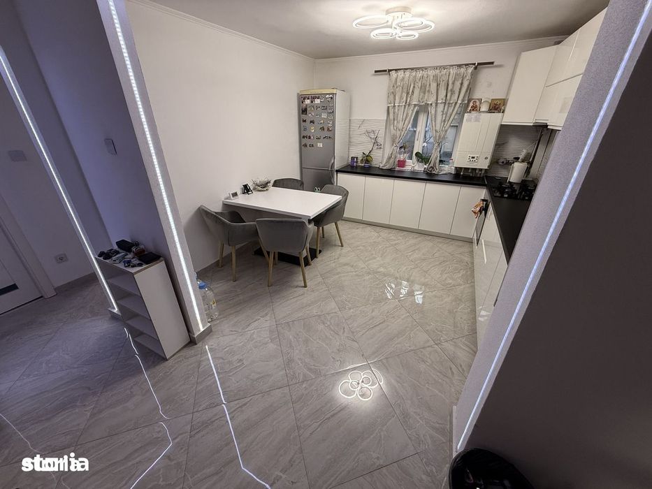 Apartament 2 camere de vanzare Gorjului