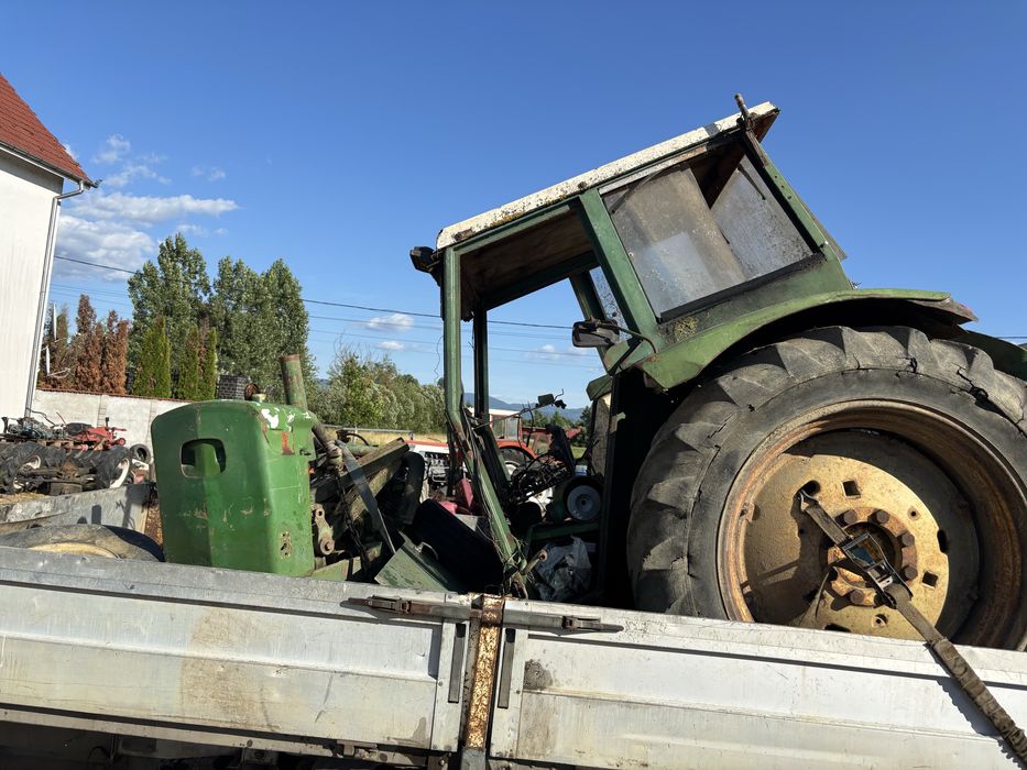 Dezmembrez john deere 2130