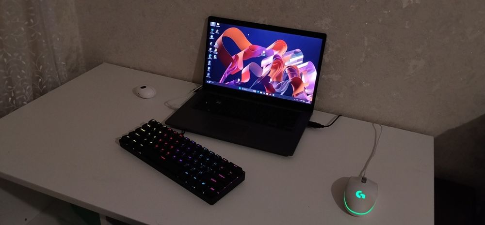 Продам ноутбук асус.