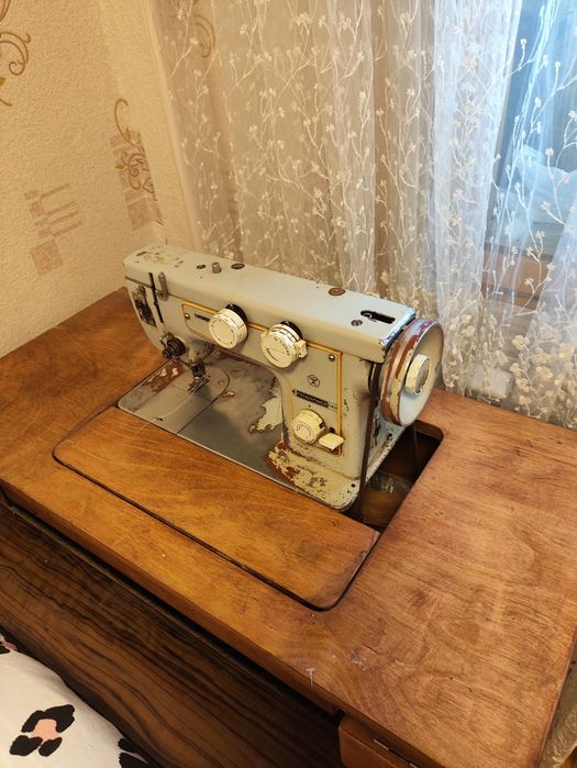 Швейная машинка „ Подольск 142 "
