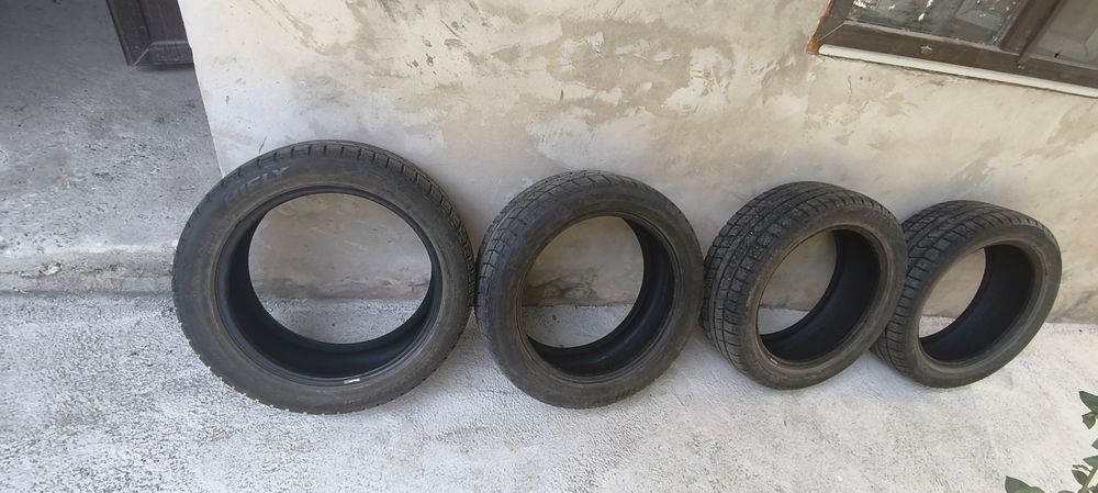 Продам зимние шины 225/50/18