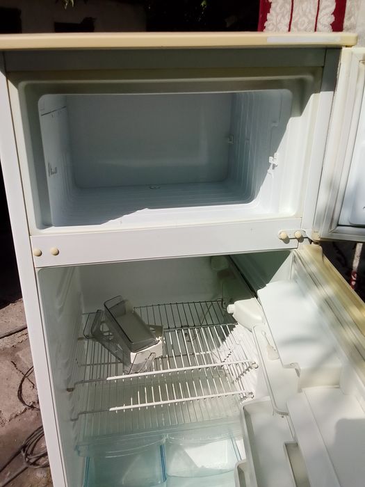 Продам. Холодильник