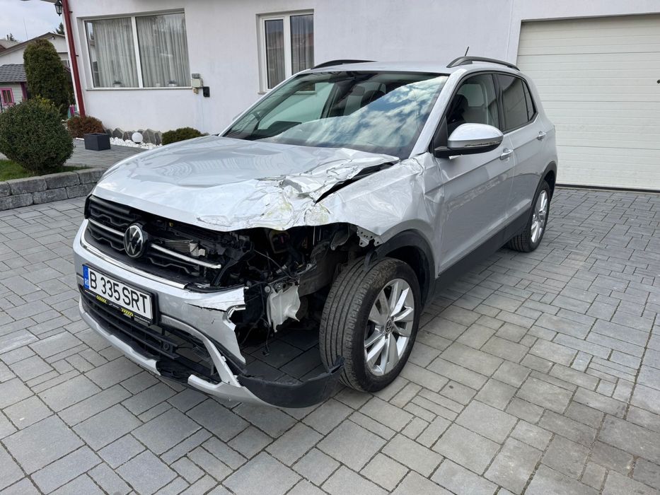 T-cross          Avariat.