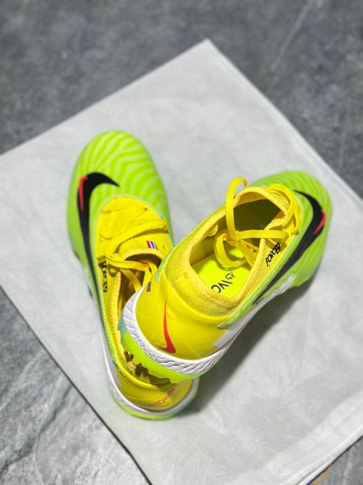 Срочно продается сороконожка Nike !