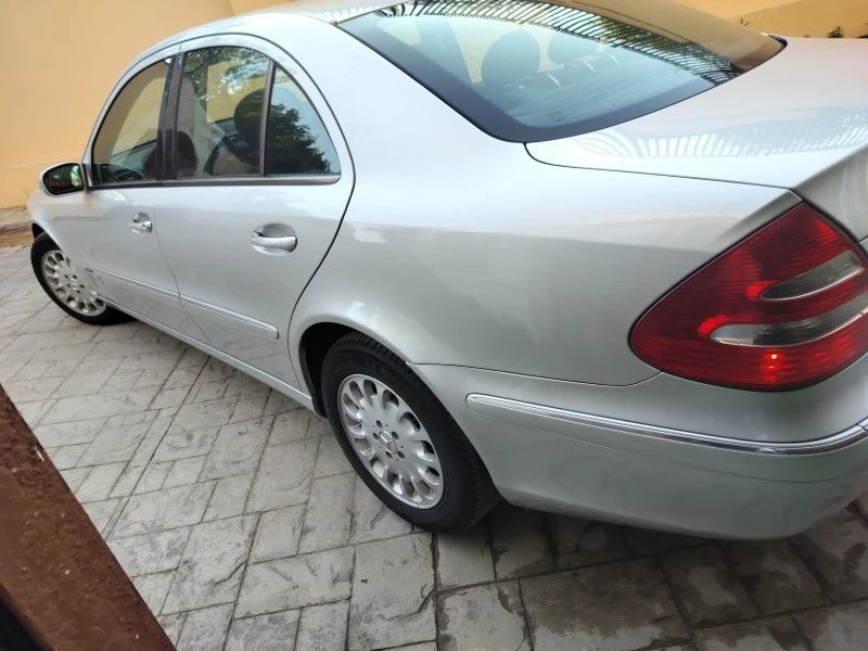 Mercedes E 200 NJT  фабричен метан