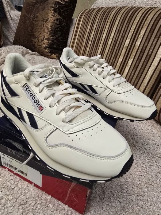 Кроссовки оригинальные кожанные