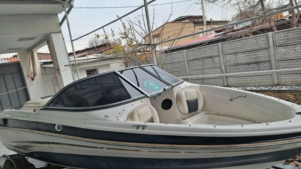 КАТЕР Tahoe Q5i (маторли қайиқ)