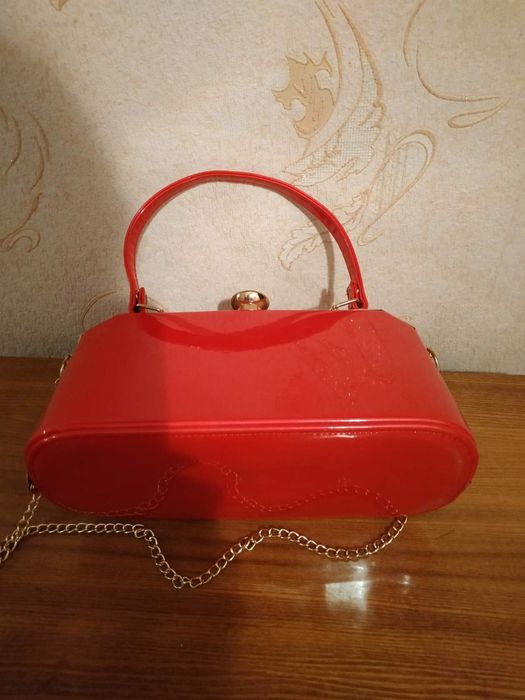 Сумочка красного цвета. Новая