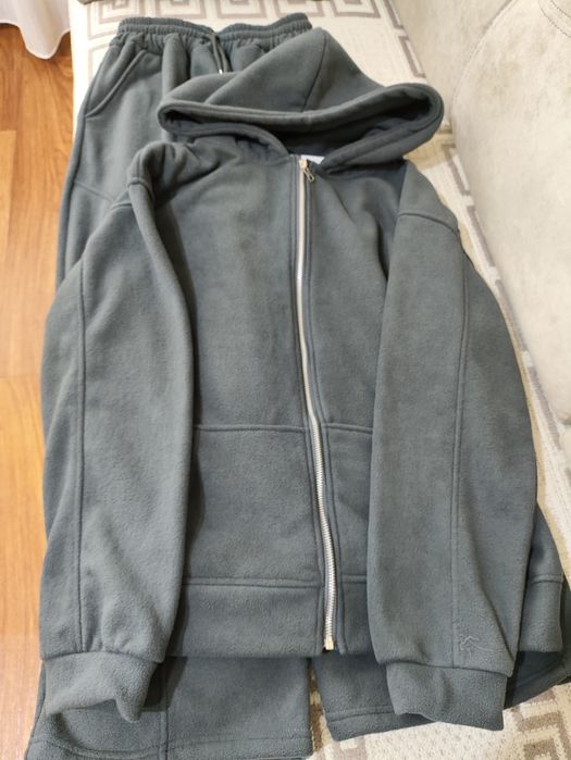 Новый теплый спортивный костюм