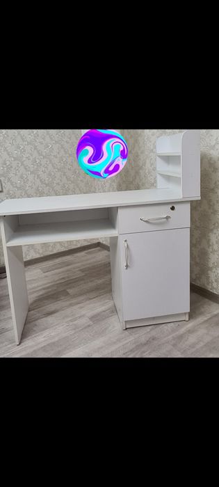 Продам маникюрный стол