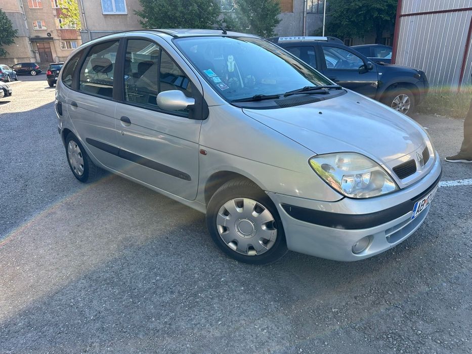 Vând Renault scenic