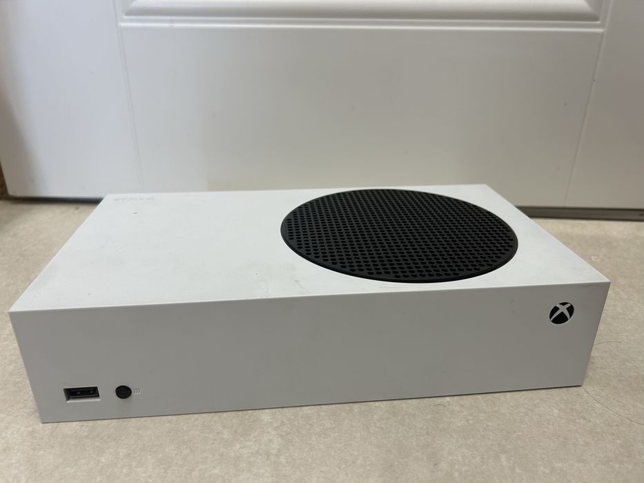 Xbox series s в отличном состояни