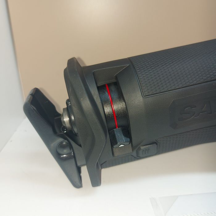 Акумулаторен безчетков саблен трион MILWAUKEE M18FSZ-0