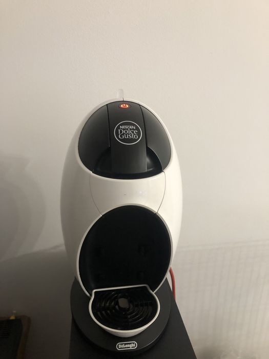 Кафе машина DeLonghi Nescafе Dolce Gusto