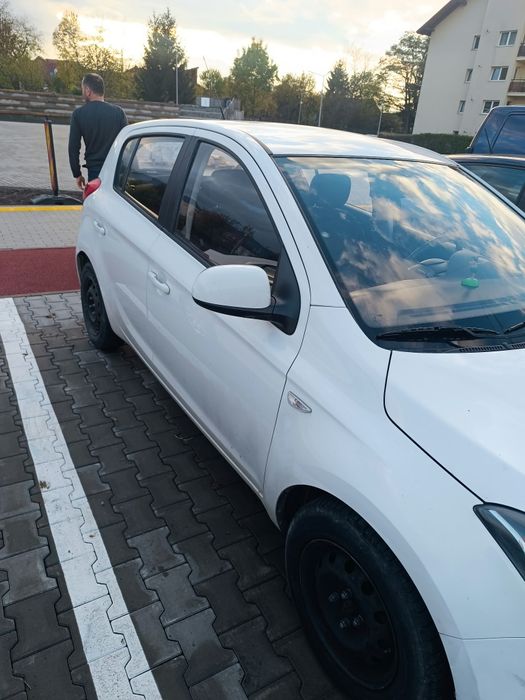 HYUNDAI i20 0 — imagine 4