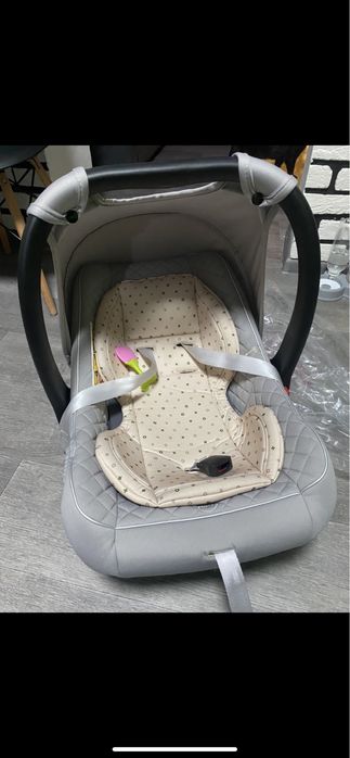 Автолюлька / автокресло