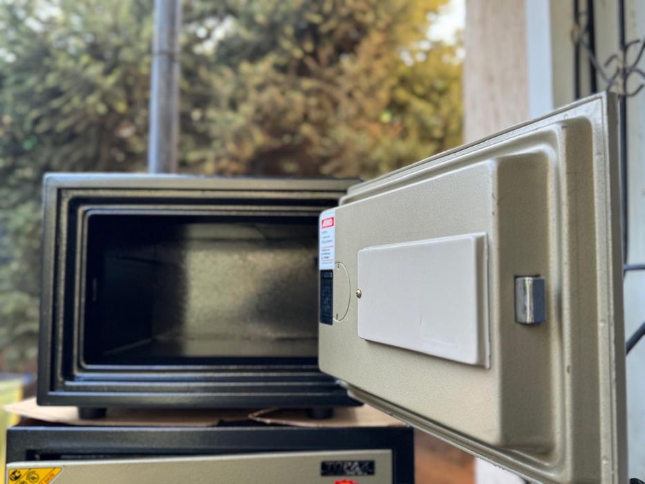 Сейф Aiko в отличном состоянии