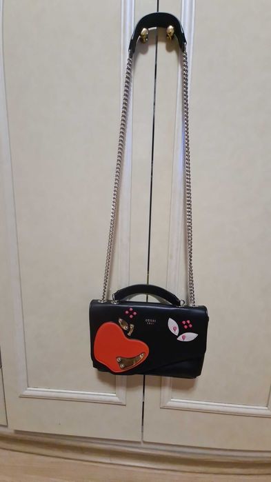 Дамска чанта GUESS