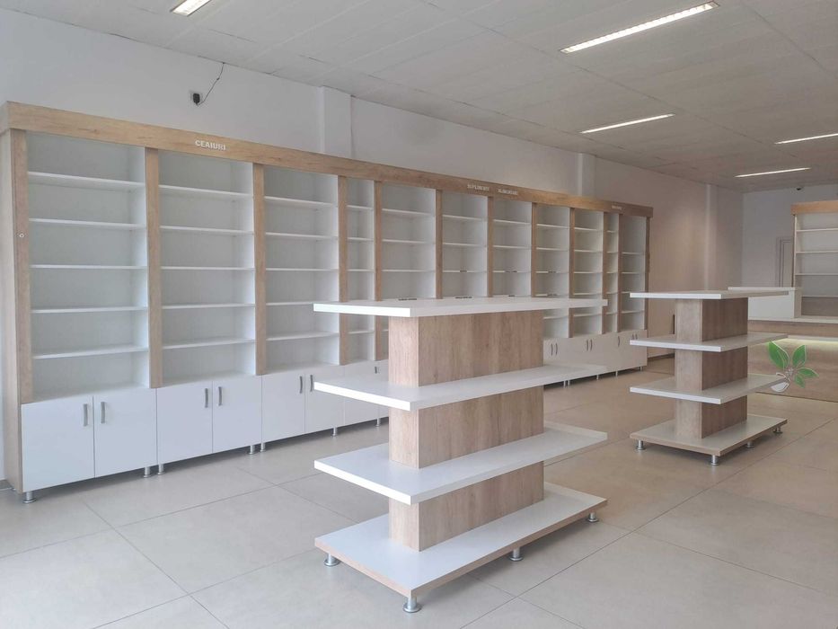 Mobila magazin/ rafturi