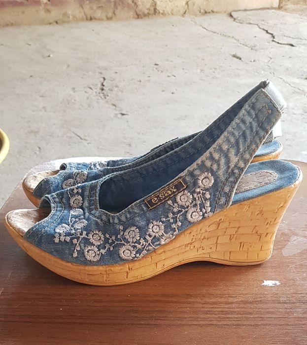 Продам женскую обувь