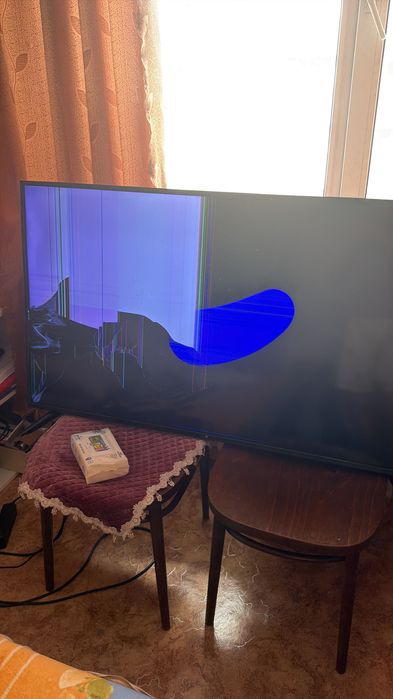 Продаю телевизор на запчасти