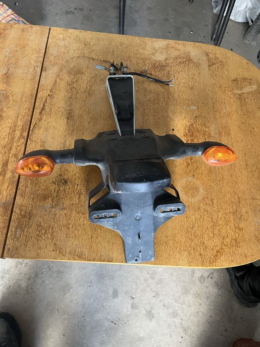 Стойка за номер yamaha r6