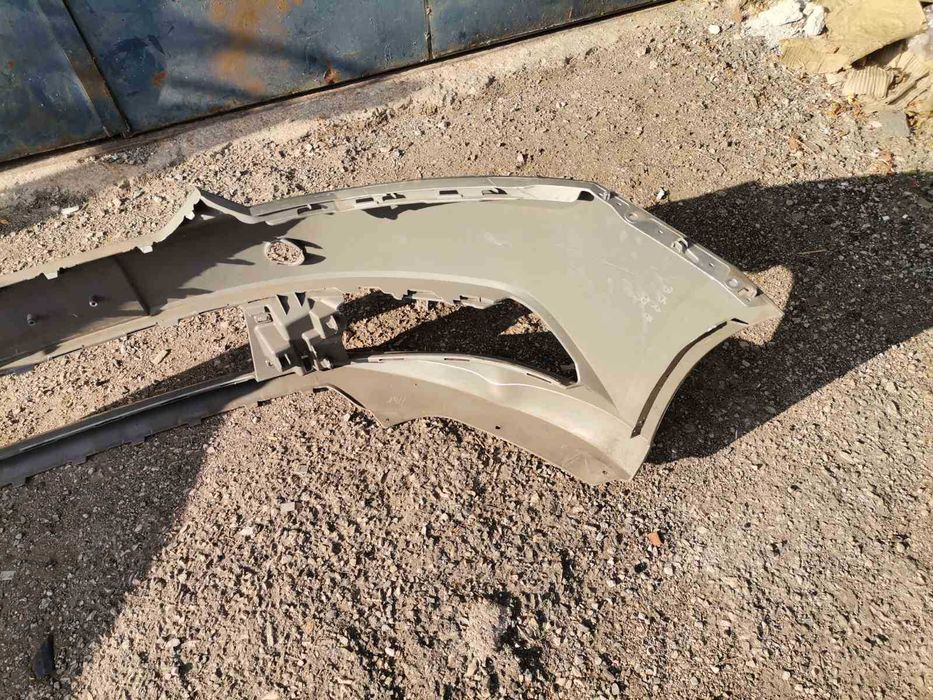 Предна броня налична е и решетката SHKODA FABIA 2015