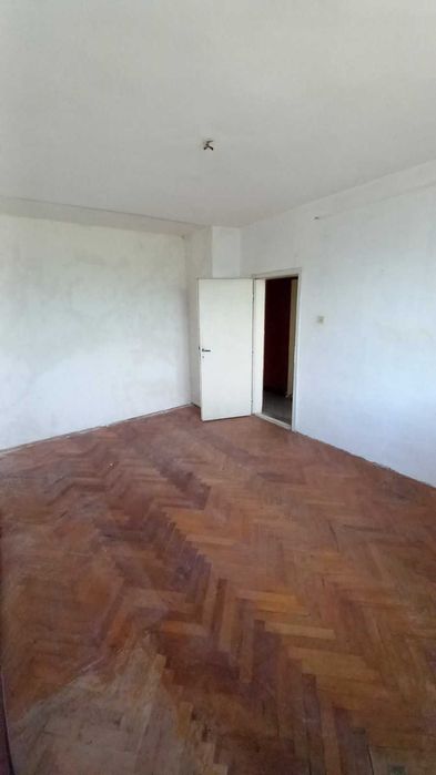 Продава се Двустаен апартамент в Разград, Бели Лом - 69 кв.м за 1522 €/кв.м - Снимка #4