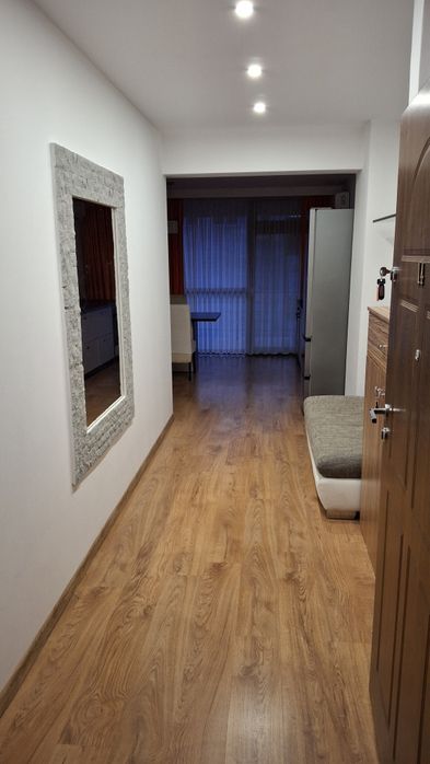 Apartament 2 camere de închiriat.