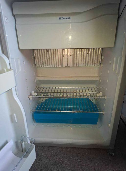 Хладилник Dometic RM7401 - използван кемпер каравана