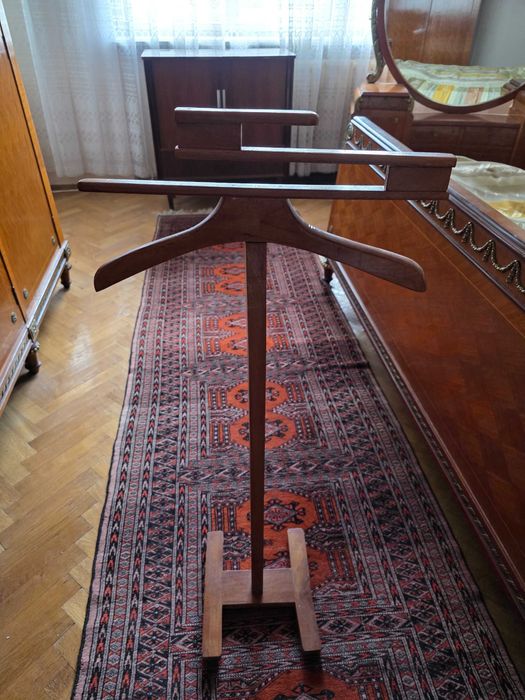 Servant de noapte Vintage (Valet) – Lemn Masiv, Design Mid-Century Modern