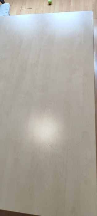 Офис бюро Kinnarps с регулируема височина