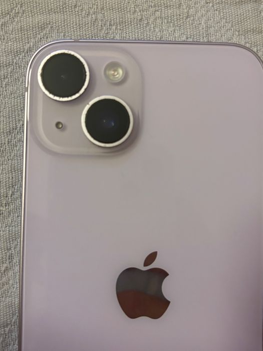 Продавам IPhone 14