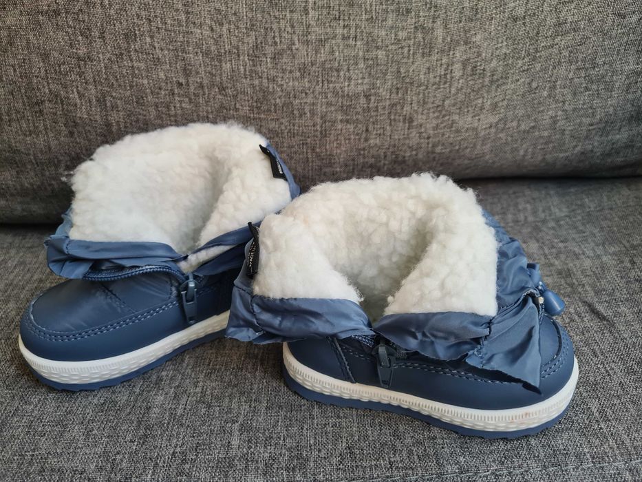 Бебешки боти и пантофи за момче