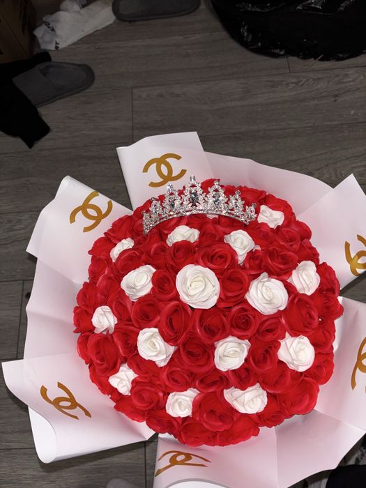 Buchet trandafiri din sapun 89 lei