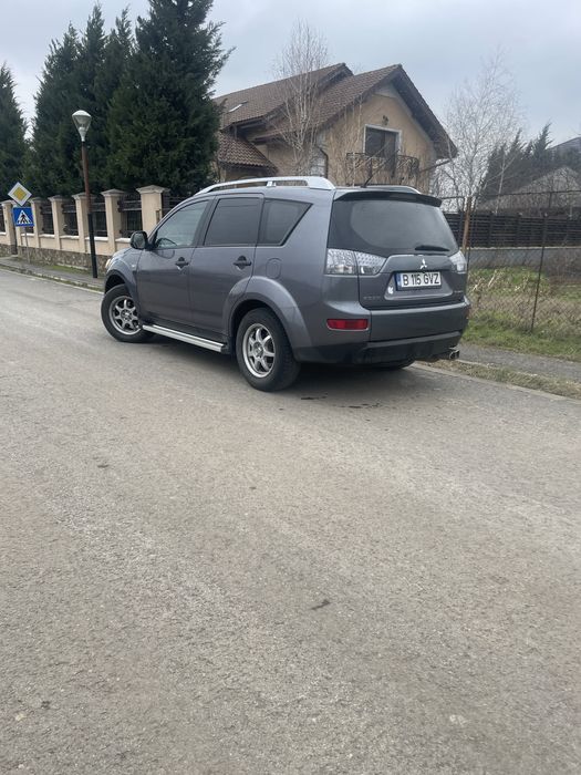 Mitsubishi outlender 2