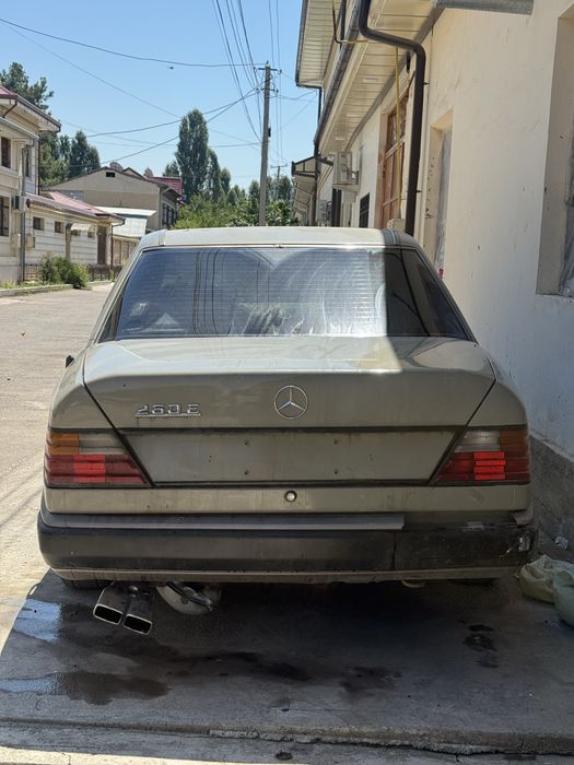 Mercedes Benz W124