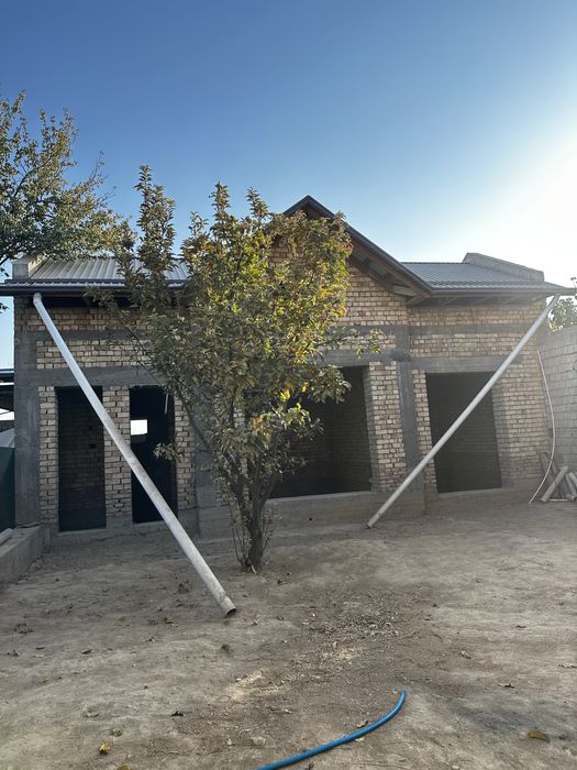 ibn sino karobka uy sotiladi novostroyka karobka xolatda