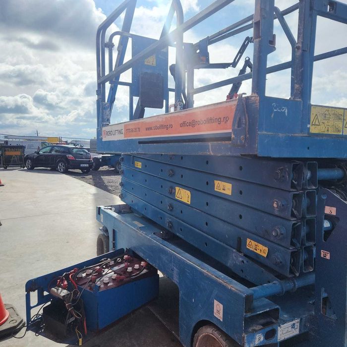 Nacela foarfeca Genie GS3246, 11,75m, 318kg, platforma deplasabila